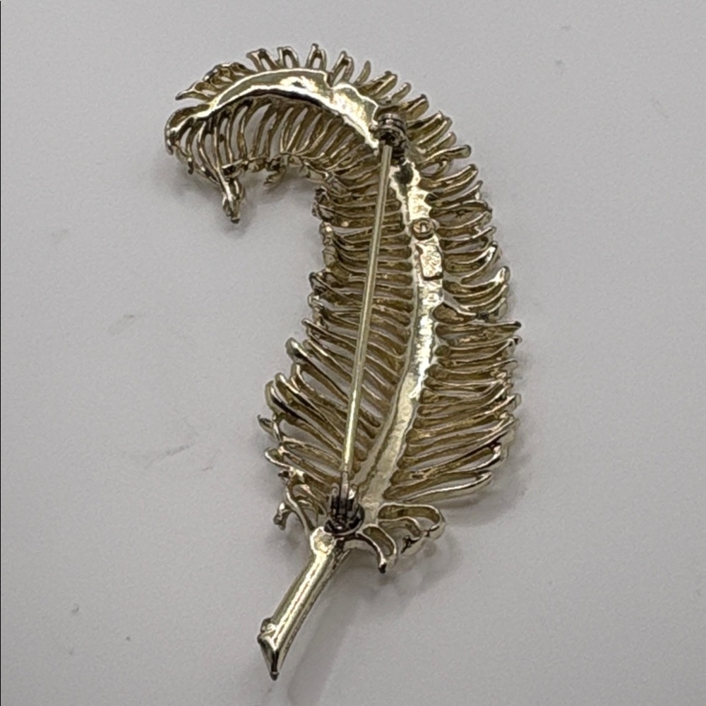 Coro Gold Feather Plume Brooch Fountain Pen Feather Elegant Fancy Brooch - Picture 3 of 5